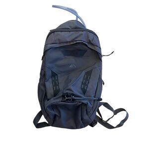 Quest Hydration Backpack Black with Internal Water Bottle 2L